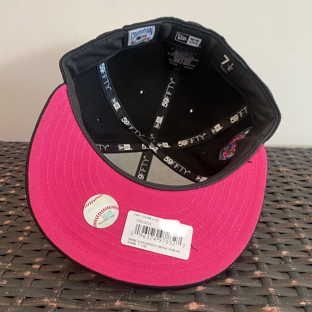 Hat Club Exclusive CyberPunk New Era‎ LA Dodgers With Pin - Picture 9 of 9